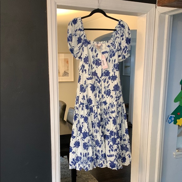 Blue and White Floral Puff Sleeve Dress - Picture 2 of 12